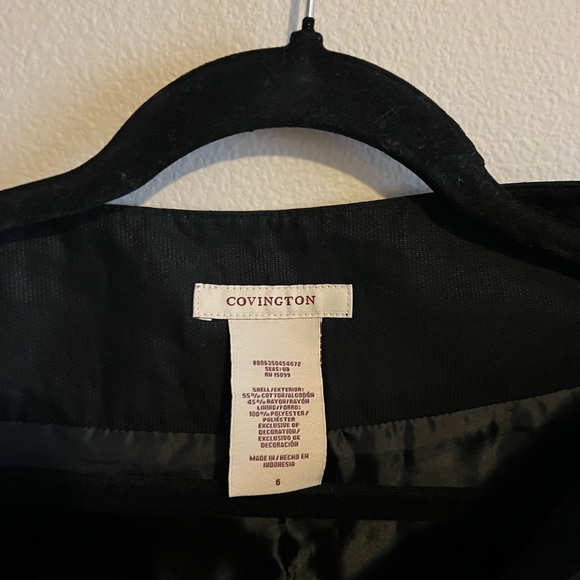 Fit and Flair Covington Black and White Floral Pleated Skirt - Picture 3 of 3